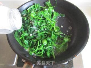 Fried Pea Tips with Garlic recipe