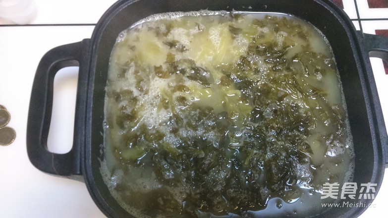 Sauerkraut and White Meat Hot Pot recipe
