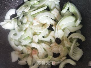 Old Cucumber Scrambled Eggs recipe