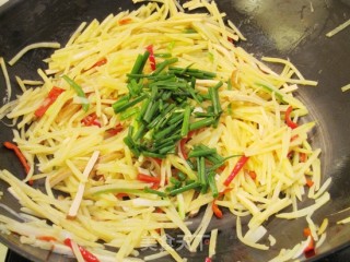 Stir-fried Tofu with Shredded Potatoes recipe