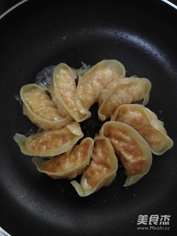 Fried Quick-frozen Dumplings recipe