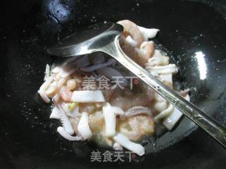 Stir-fried Seafood with Pickled Cabbage recipe