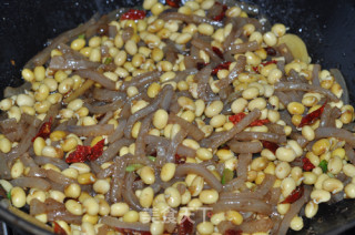 Soy Bean Sprouts Fried Pork Skin recipe
