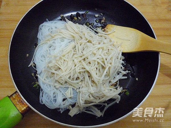 Stir-fried Enoki Mushroom with Black Bean Sauce recipe