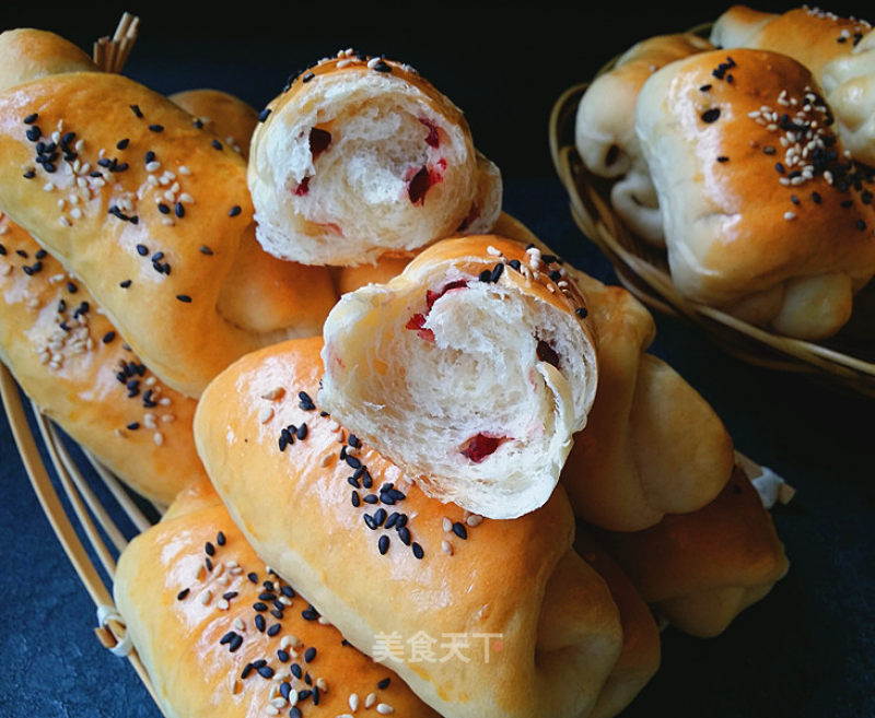 Cranberry Milk Roll #无 Butter Edition# recipe