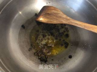 Garlic Lobster Sauce with Chrysanthemum recipe