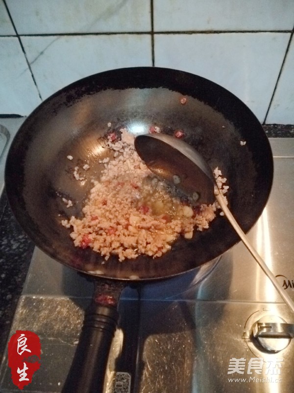 Stir-fried Sour Cowpea with Rice Killer Minced Pork recipe