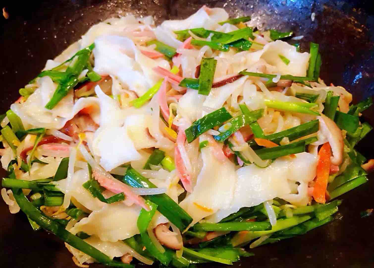 Stir-fried Noodles with Seasonal Vegetables recipe