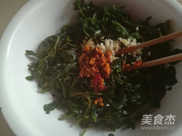 Laoganma Spicy Mixed Wolfberry Leaves recipe