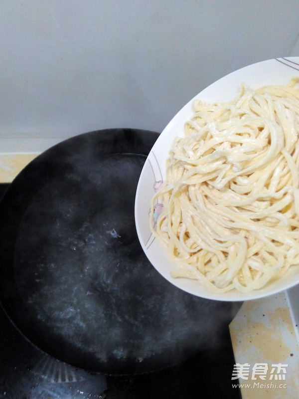 Fried Noodles with Cordyceps Chicken and Fish Balls recipe