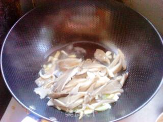 Stewed Mushrooms with Spicy Noodles recipe