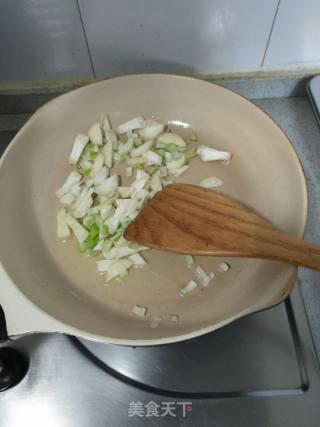 Stir-fried Sweet Potato Powder with Spinach recipe