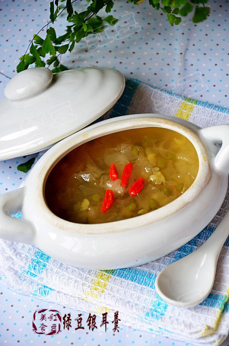 Tremella and Mung Bean Soup recipe