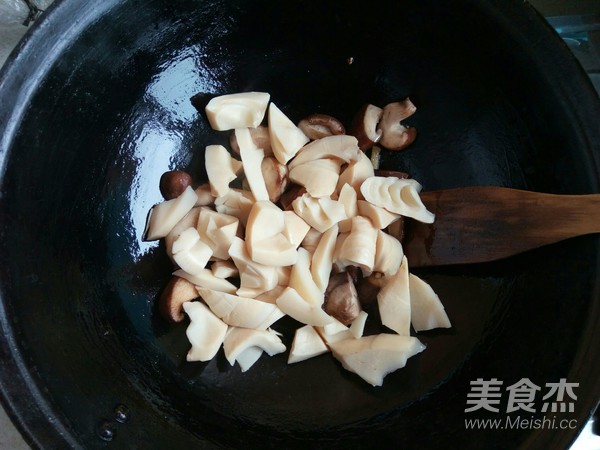 Grilled Mushrooms, Bamboo Shoots and Grilled Bran recipe