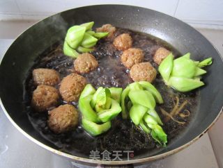 Sweet and Sour Cabbage Lotus Root Round recipe