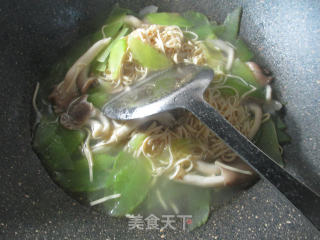 Xiuzhen Mushroom Lettuce Boiled Dried Shreds recipe