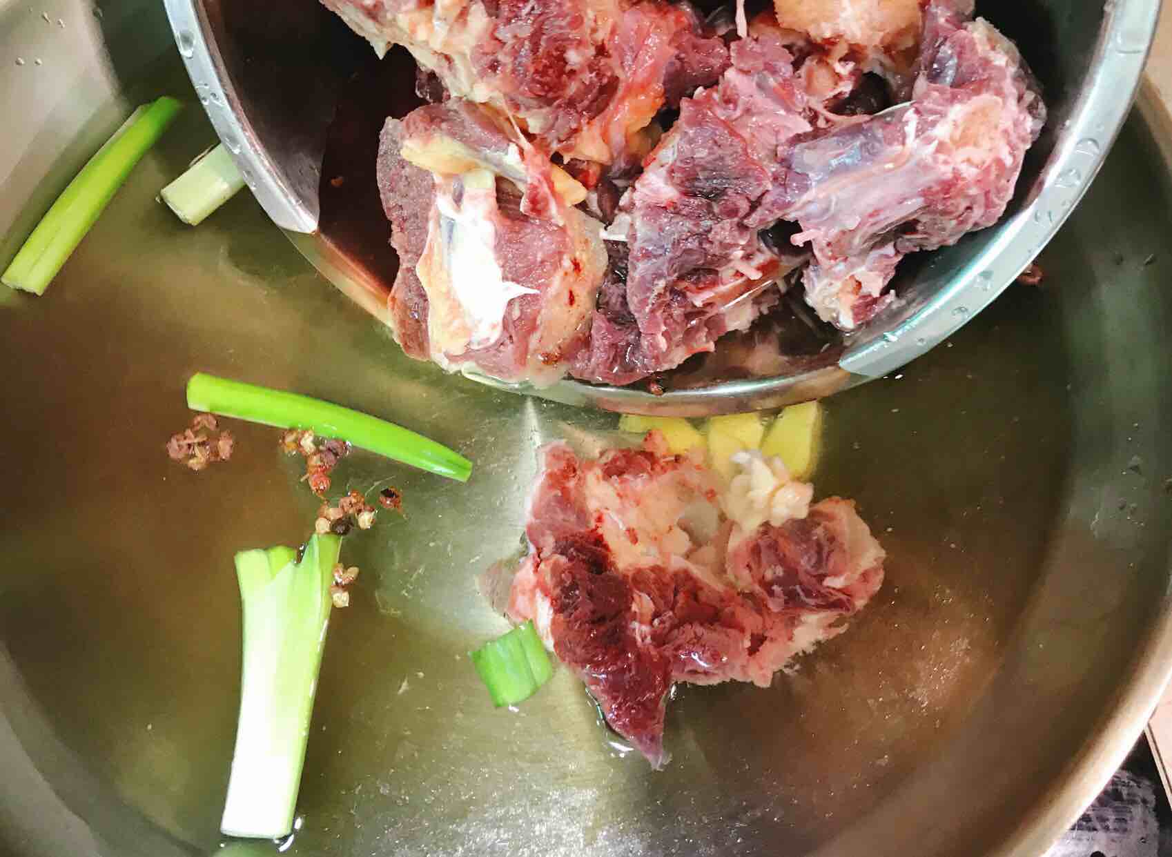 Stewed Radish with Oxtail Bones recipe