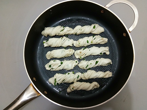 Crispy Scallion Rolls recipe