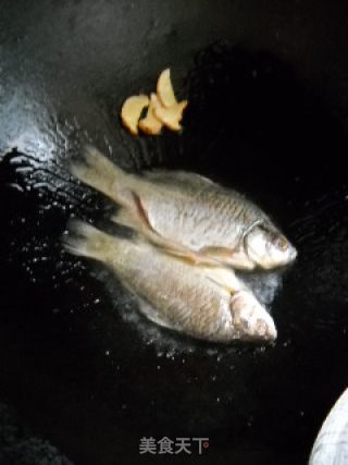 Stewed Crucian Carp with Potato Flour recipe