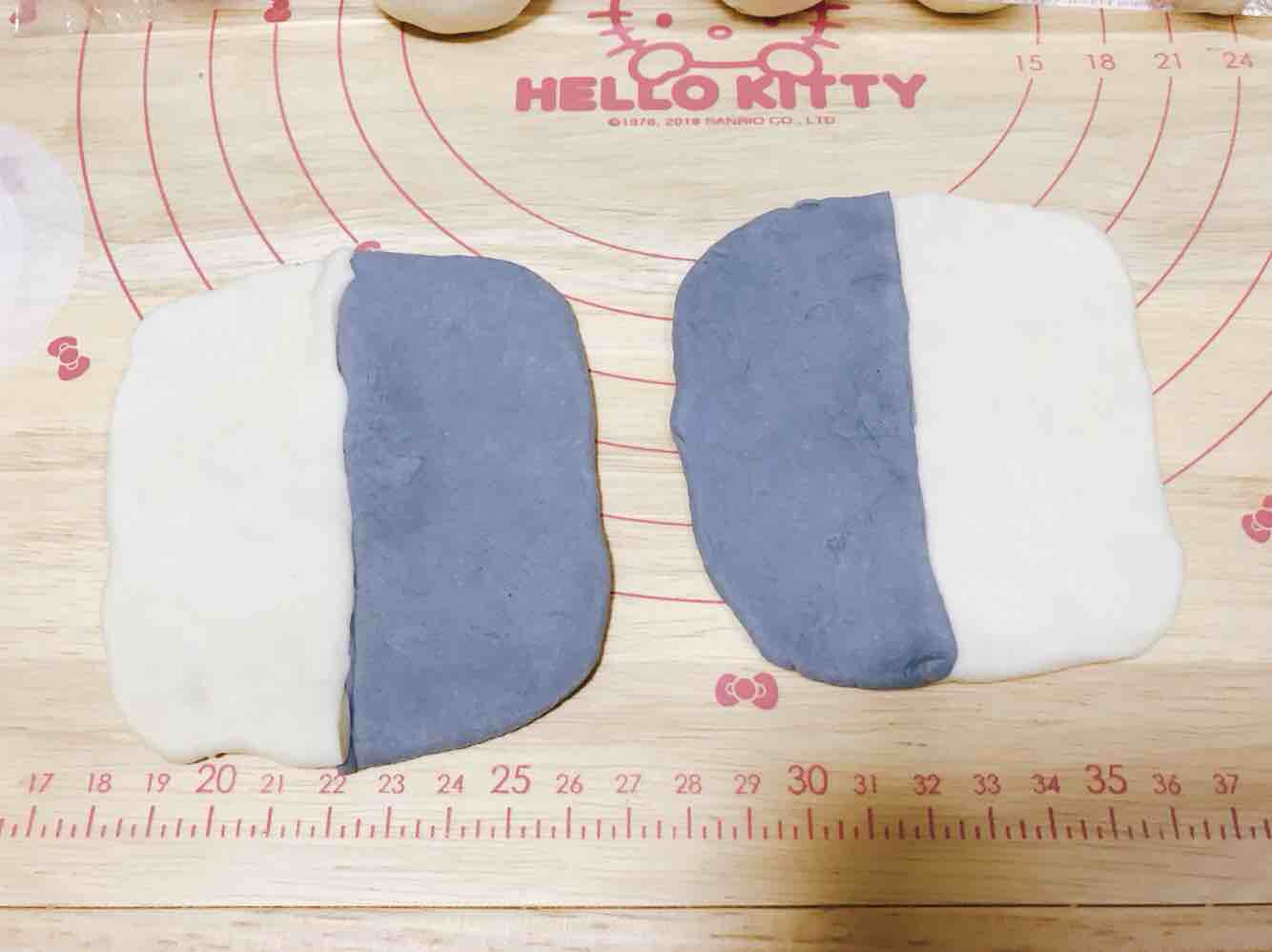 Two-color Steamed Buns ~ Natural Pigments-butterfly Pea Flower Blue ~ recipe