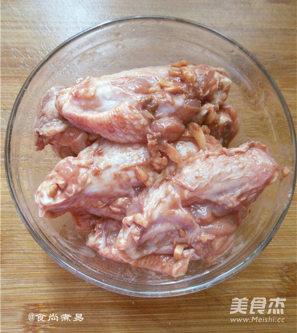 Fried Chicken Wings with Garlic Fermented Bean Curd recipe