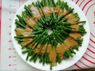 Cowpeas with Sesame Sauce recipe