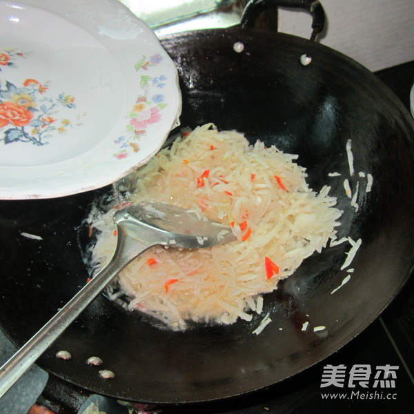 White Radish Shreds with Black Bean Sauce recipe