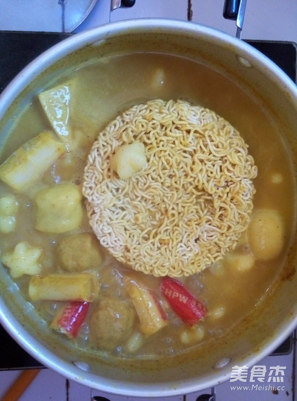 Curry Rice Cake Fish Ball Pot recipe