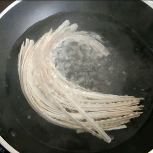 Super Simple Oily Noodles that You Can Eat in Ten Minutes recipe