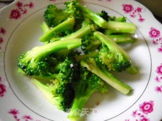Two-color Egg Stewed with Broccoli recipe