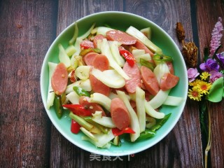 Stir-fried Ham Sausage with Fennel Balls recipe