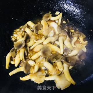 Ji Zhen Mushroom in Oyster Sauce recipe