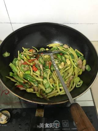 Fried Pork with Okra recipe
