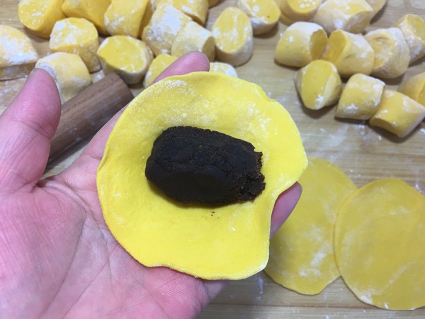 Willow Squash Bean Paste Buns recipe