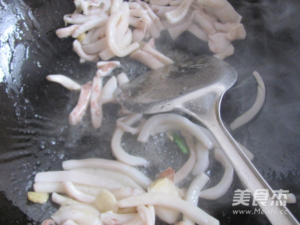 Fried Squid with Chives recipe