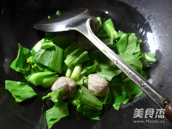 Beef Tendon Balls and Vegetable Core Rice Cake Soup recipe