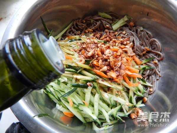 Soba Noodles with Cucumber and Egg Crust recipe