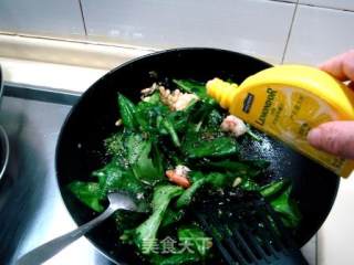 One of The Spinach Making Series "shrimp and Spinach Salad" recipe