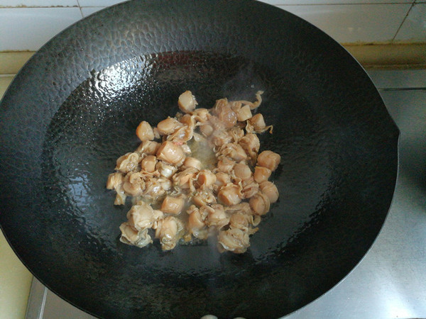 Stir-fried Scallop Meat with Garlic Moss recipe