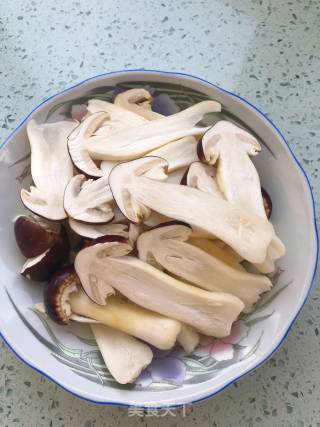 Matsutake Chicken Soup recipe