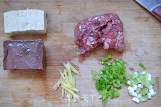 Red and White-hot and Sour Beef Soup recipe