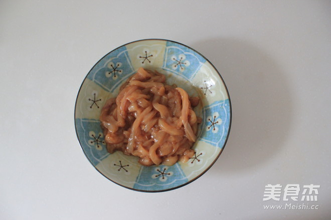 Stir-fried Shredded Chicken with Seafood and Mushroom in Oyster Sauce recipe