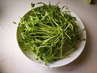 #团圆饭# Fried Pea Seedlings recipe