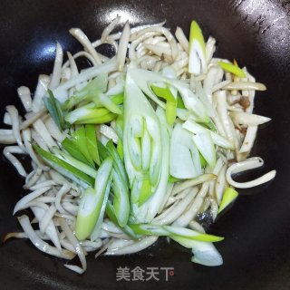 Fried Pleurotus Eryngii with Sliced Pork recipe