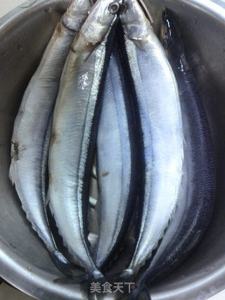 Grilled Saury with Seasonal Vegetables and Salt recipe