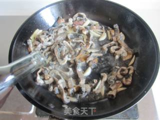 Stir-fried Shredded Eel with Green Pepper and Onion recipe