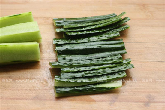 Crystal Emerald Vegetable Roll recipe
