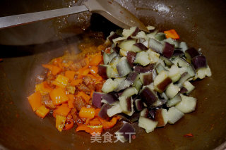 Stir-fried Diced Eggplant with Bacon with Millet Pepper recipe