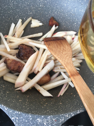 Braised Pork Noodles and Stewed Radish recipe