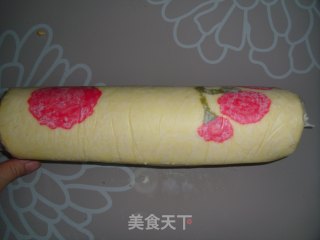 A Gift for Mother's Day-carnation Cake Roll recipe